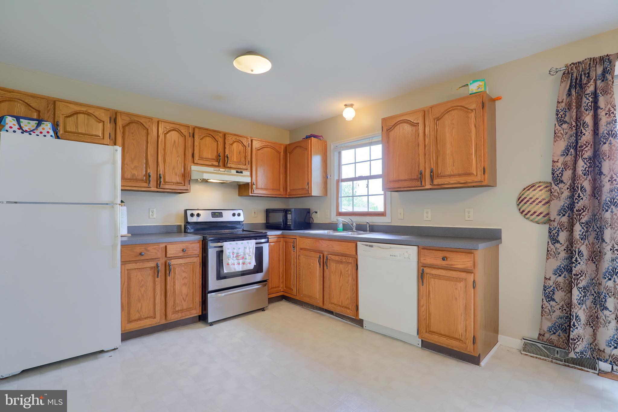 79 Brookfield Road Lititz, PA 17543 - Photo 9 of 24