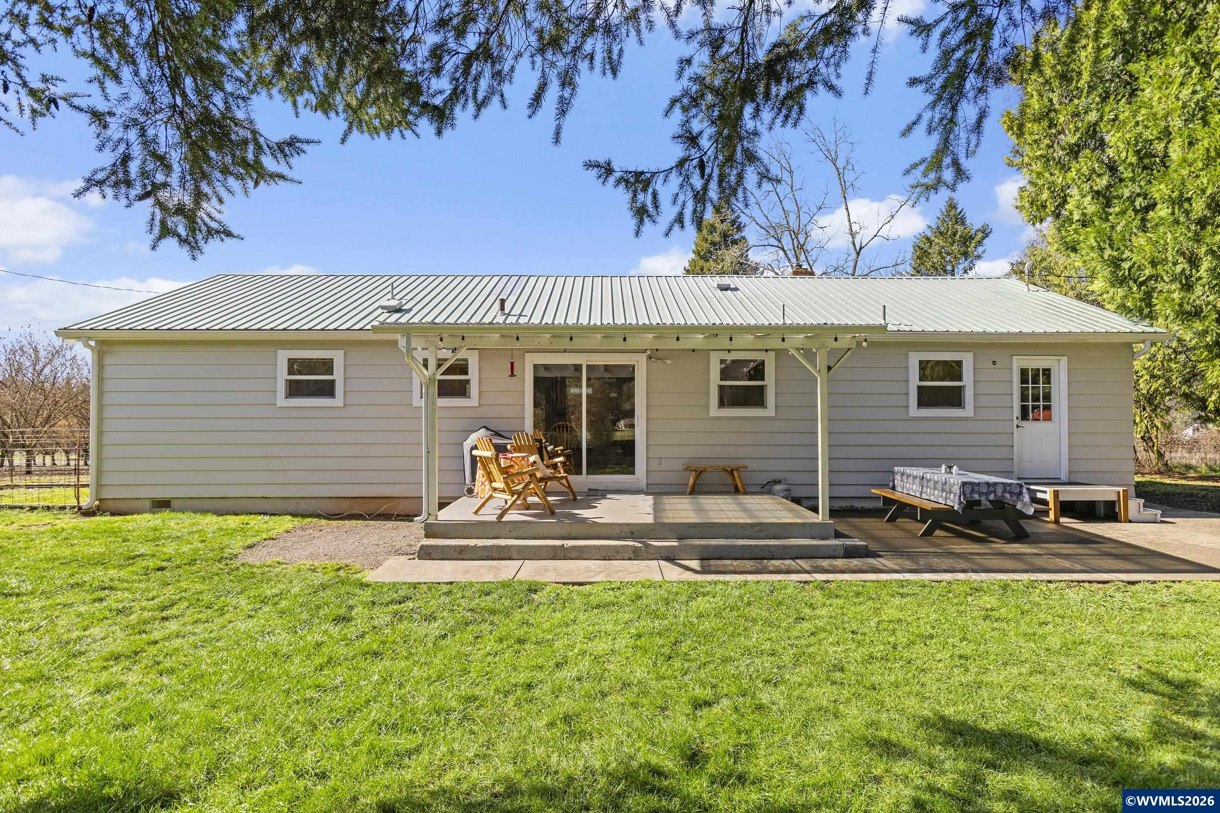 34931 Meridian Road Lebanon, OR 97355 - Photo 27 of 48 Gallery Image 27