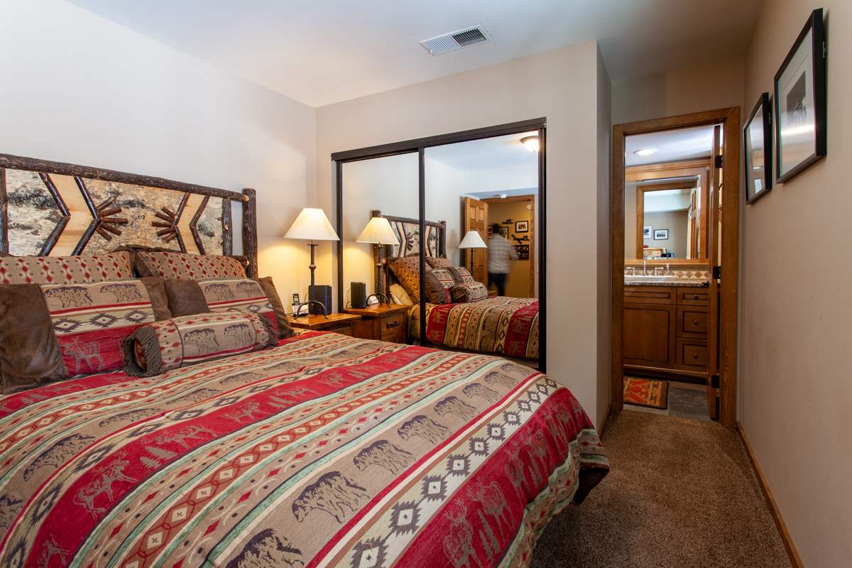 58 Ridgecrest Drive Mammoth Lakes, CA 93546 - Photo 26 of 32 Gallery Image 26