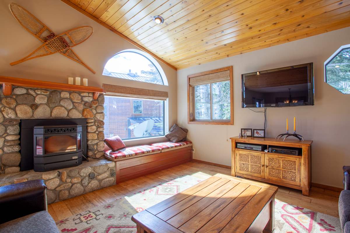 58 Ridgecrest Drive Mammoth Lakes, CA 93546 - Photo 7 of 32 Gallery Image 7