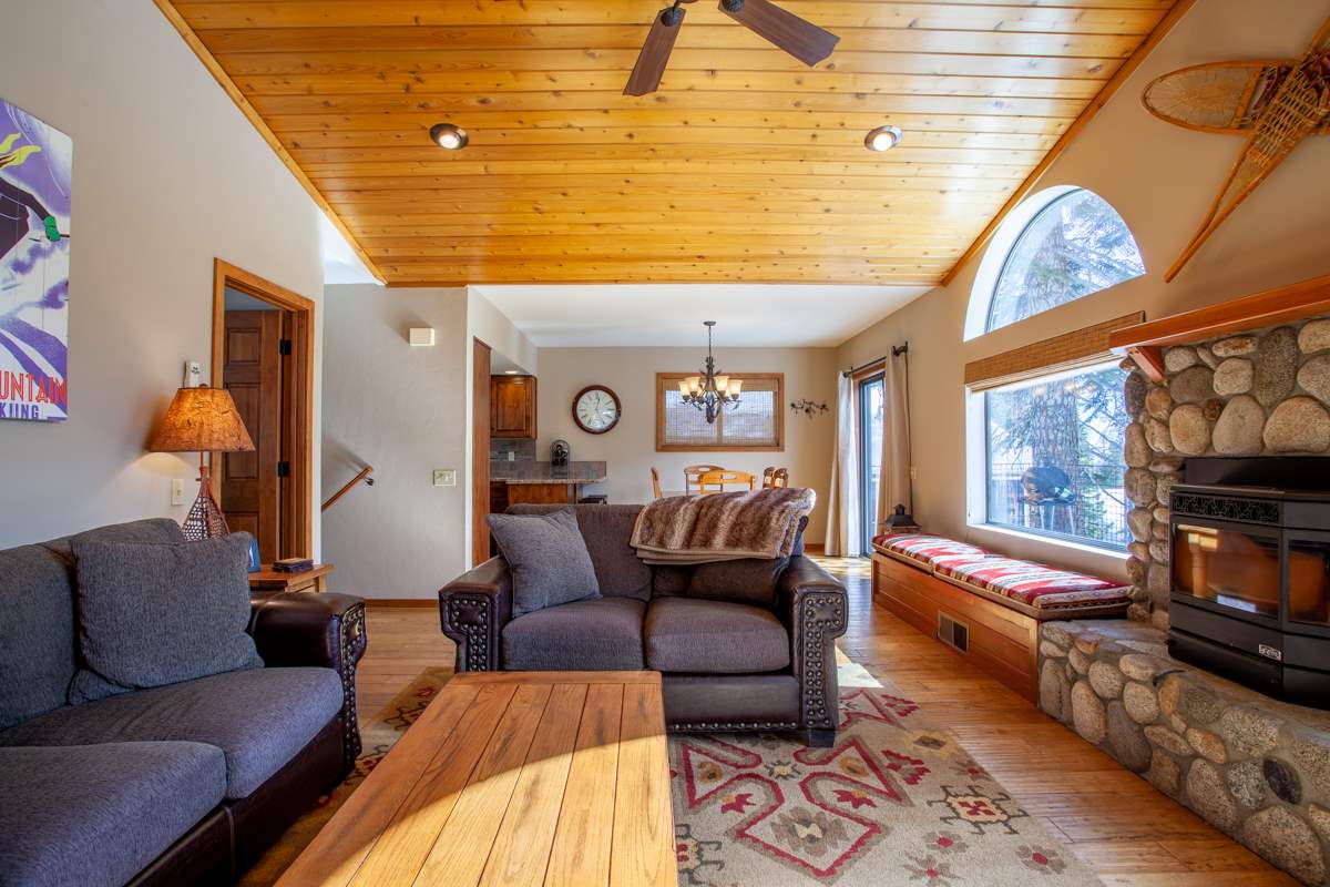 58 Ridgecrest Drive Mammoth Lakes, CA 93546 - Photo 9 of 32 Gallery Image 9