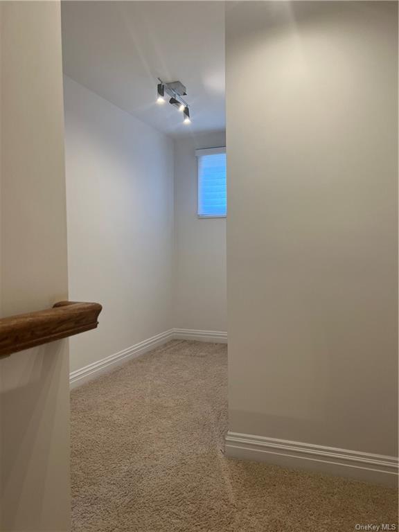 240-250 Pelham Road New Rochelle, NY 10805 - Photo 30 of 36 4th floor alcove area. Perfect for desk and small office.