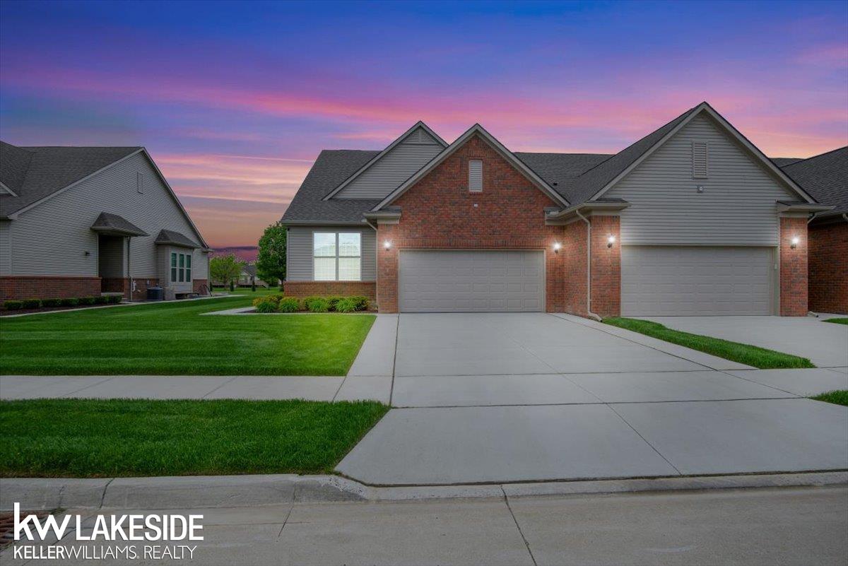 48367 Whittington Road New Baltimore, MI 48047 - Photo 1 of 34 50165046-73CEBFDA-AA0C-4FB2-8503-DB6D4EF5C3DD.JPG