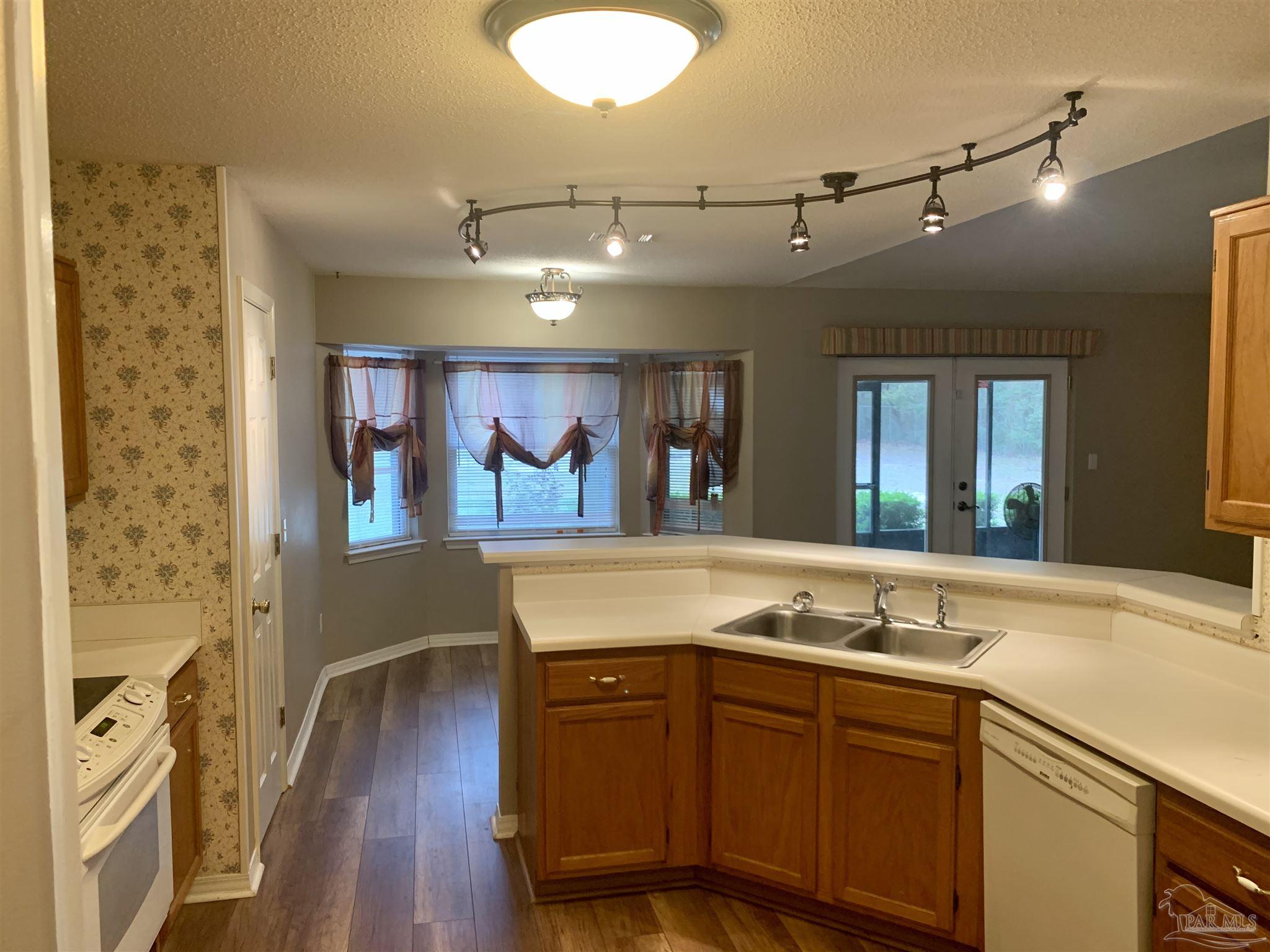 5836 Gulf Road Milton, FL 32583 - Photo 4 of 20