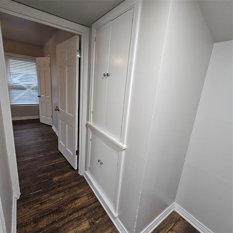 3911 Prescott Avenue Dallas, TX 75219 - Photo 14 of 18 Hall with storage