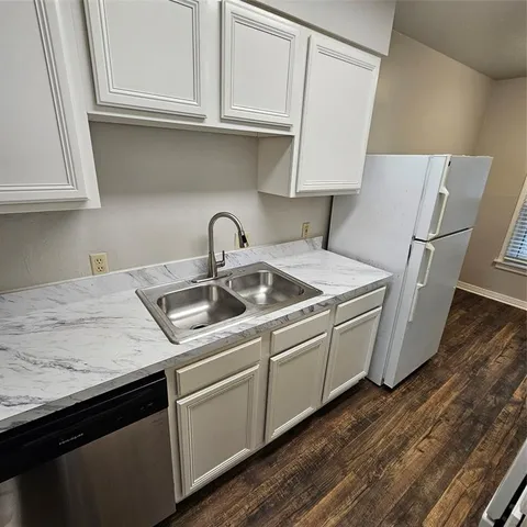 $995 | 3911 Prescott Avenue, Dallas, TX 75219