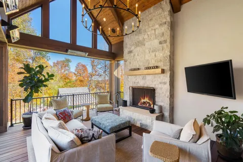 $3,150,000 | 4972 Bridgevine Way, Independence, MN 55359
