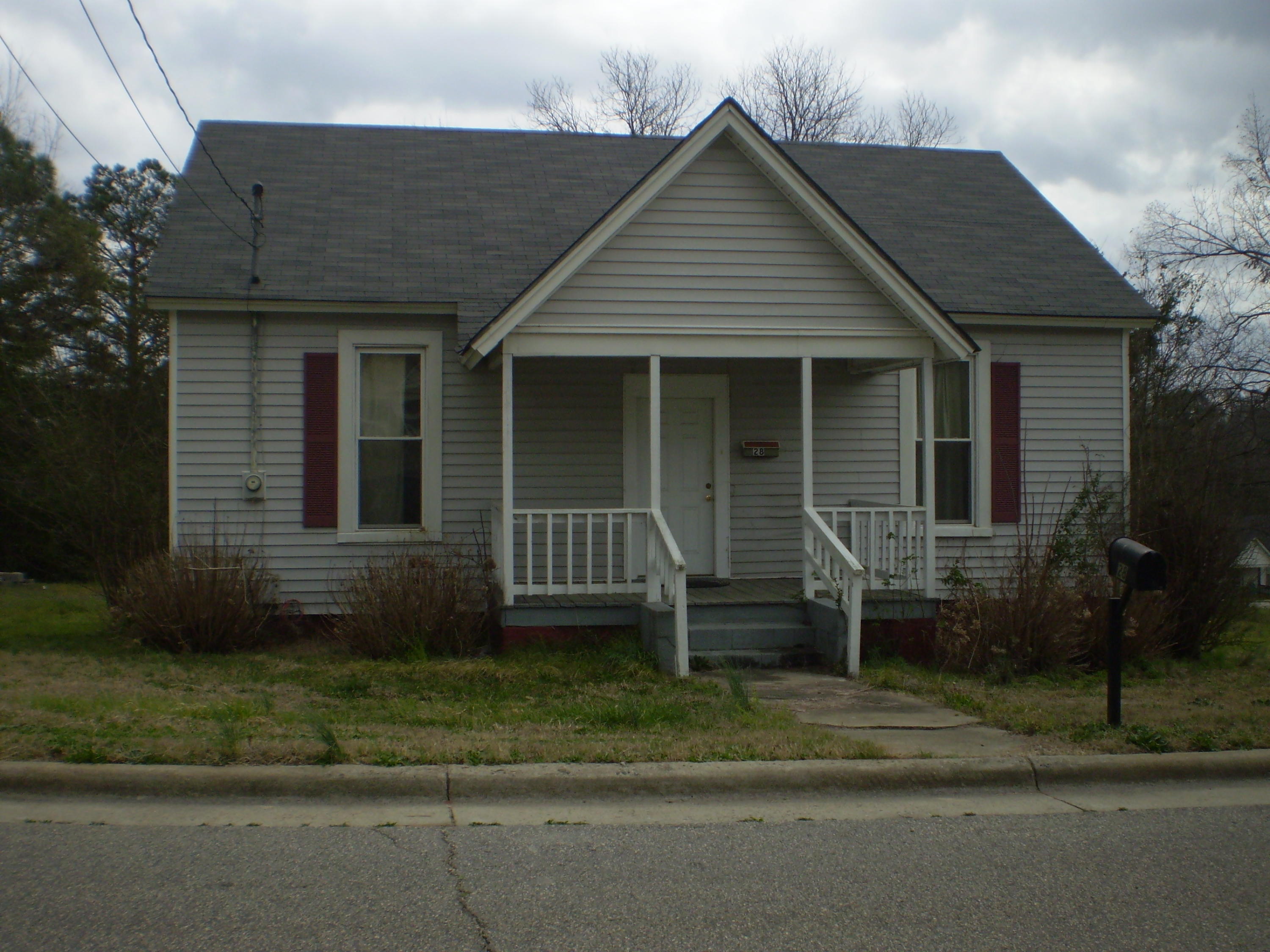 28 4th Ave Pee Dee Rockingham, NC 28379 - Photo 2 of 10 P2190002