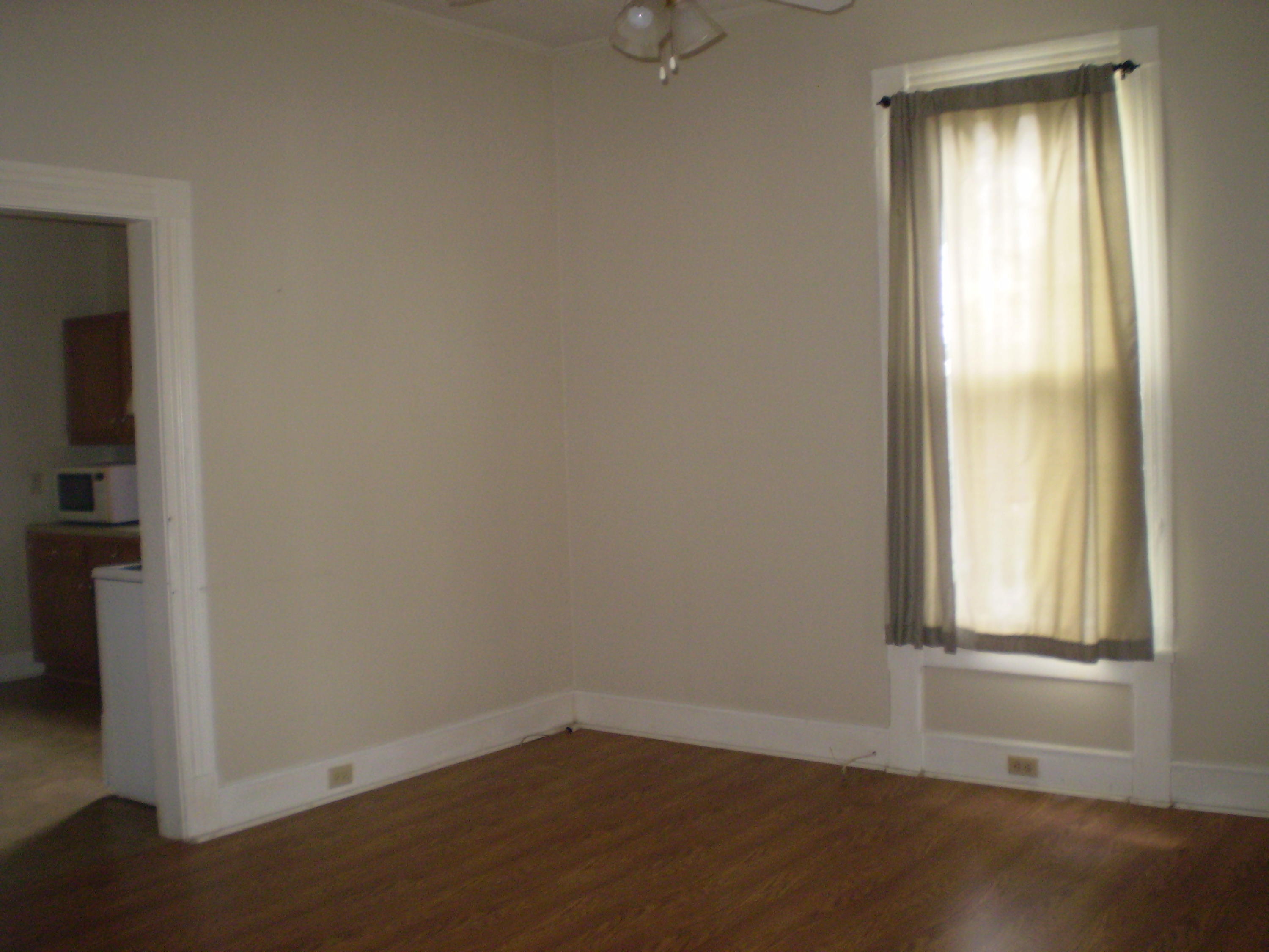 28 4th Ave Pee Dee Rockingham, NC 28379 - Photo 3 of 10 P2190003