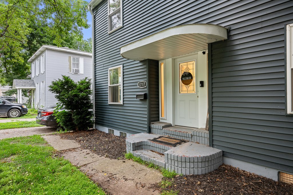 1717 North 3rd Street Clinton, IA 52732 - Photo 3 of 40