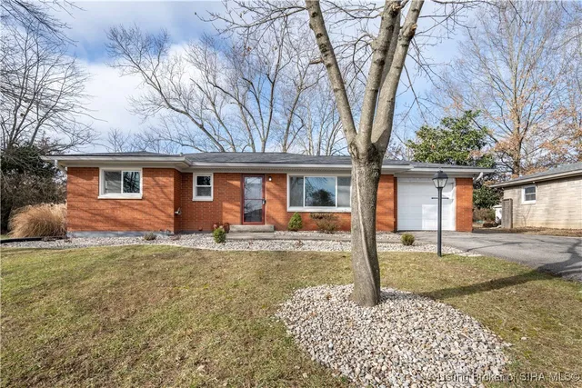 $248,900 | 111 Rossmoore Drive, New Albany, IN 47150