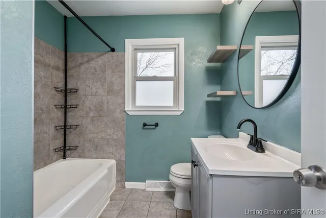 $248,900 | 111 Rossmoore Drive, New Albany, IN 47150