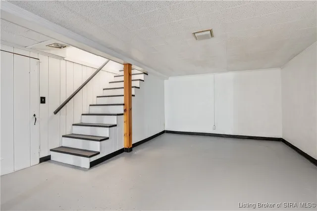 $248,900 | 111 Rossmoore Drive, New Albany, IN 47150