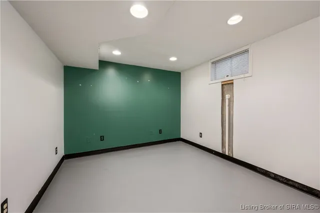 $248,900 | 111 Rossmoore Drive, New Albany, IN 47150