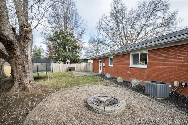 $248,900 | 111 Rossmoore Drive, New Albany, IN 47150