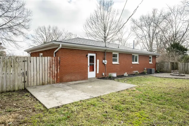 $248,900 | 111 Rossmoore Drive, New Albany, IN 47150