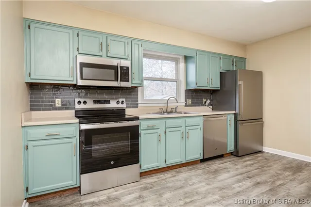 $248,900 | 111 Rossmoore Drive, New Albany, IN 47150