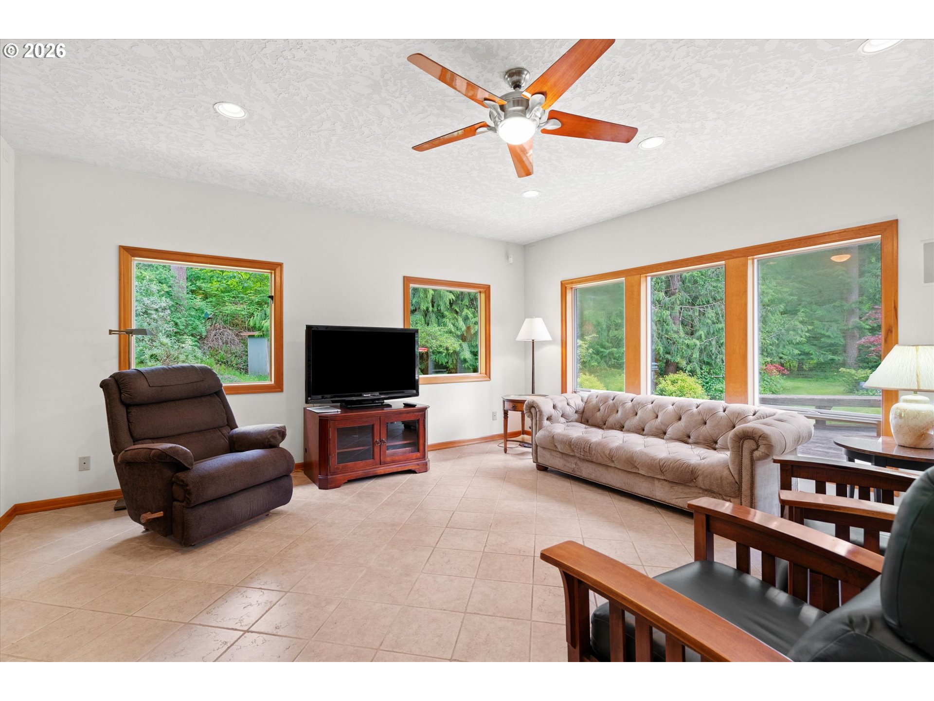 19209 South Ridge Road Oregon City, OR 97045 - Photo 19 of 45 Family Room