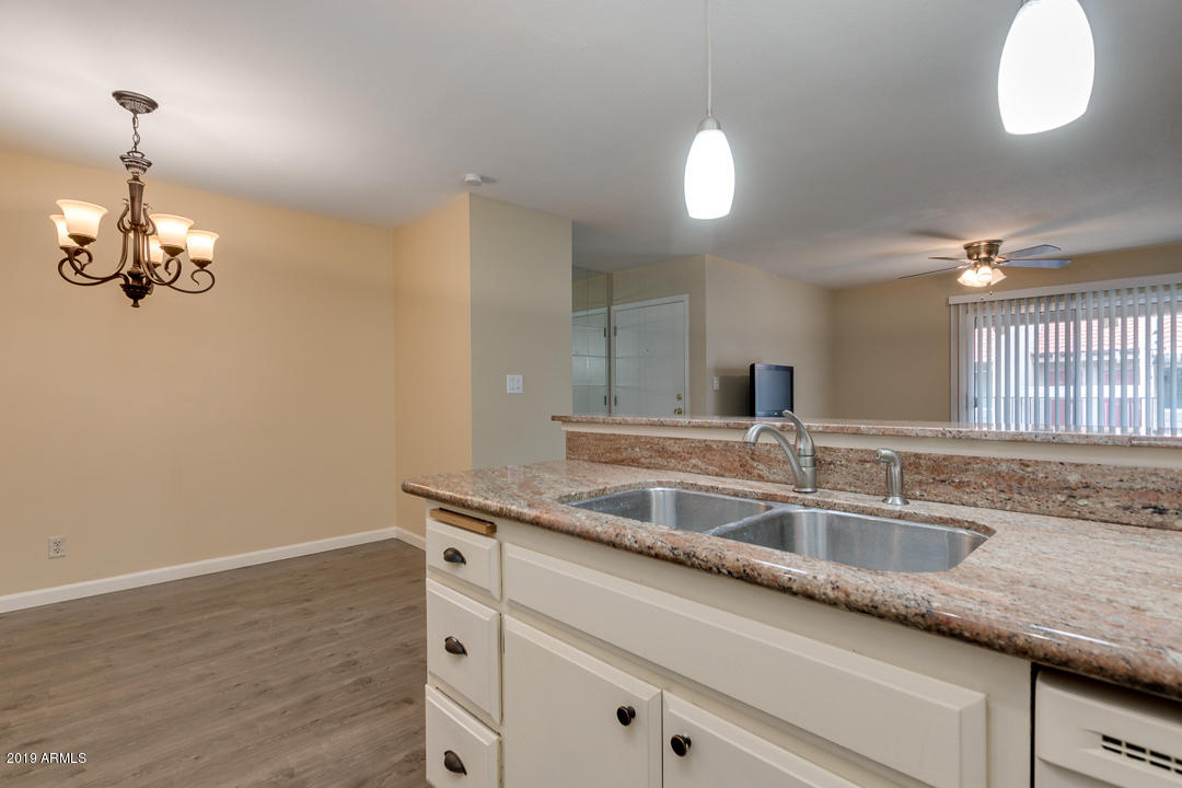 5525 East Thomas Road, Unit R13 Phoenix, AZ 85018 - Photo 12 of 25 14-Thomas