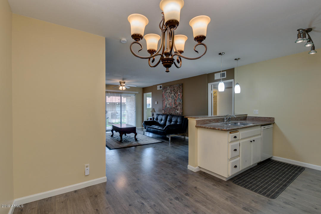 5525 East Thomas Road, Unit R13 Phoenix, AZ 85018 - Photo 16 of 25 18-Thomas
