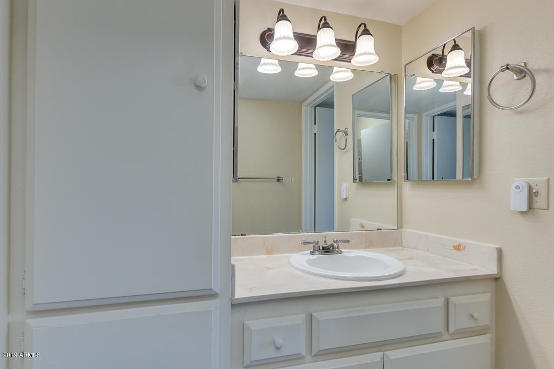 5525 East Thomas Road, Unit R13 Phoenix, AZ 85018 - Photo 22 of 25 25-Thomas