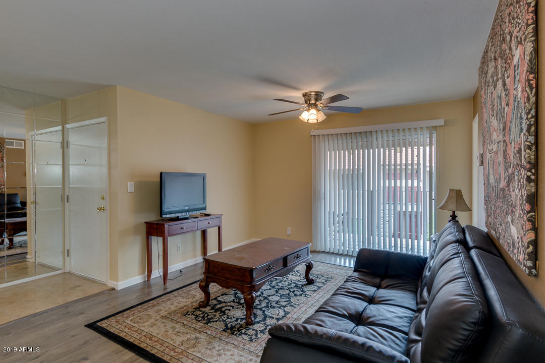 5525 East Thomas Road, Unit R13 Phoenix, AZ 85018 - Photo 5 of 25 08-Thomas