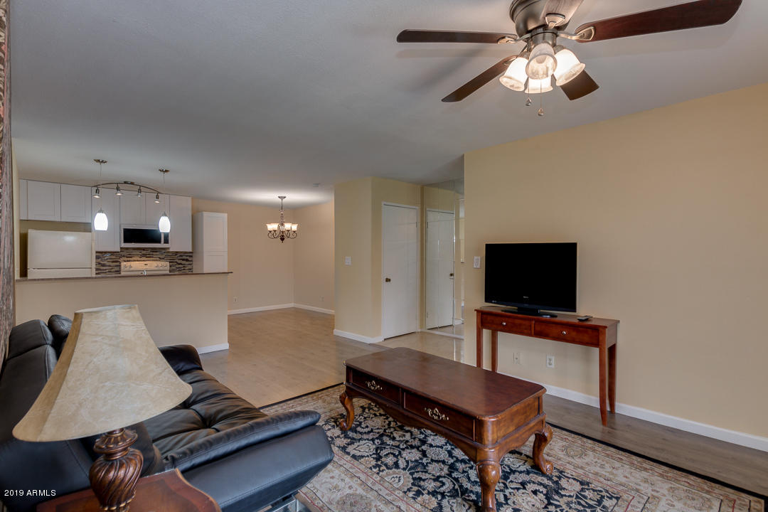 5525 East Thomas Road, Unit R13 Phoenix, AZ 85018 - Photo 6 of 25 07-Thomas