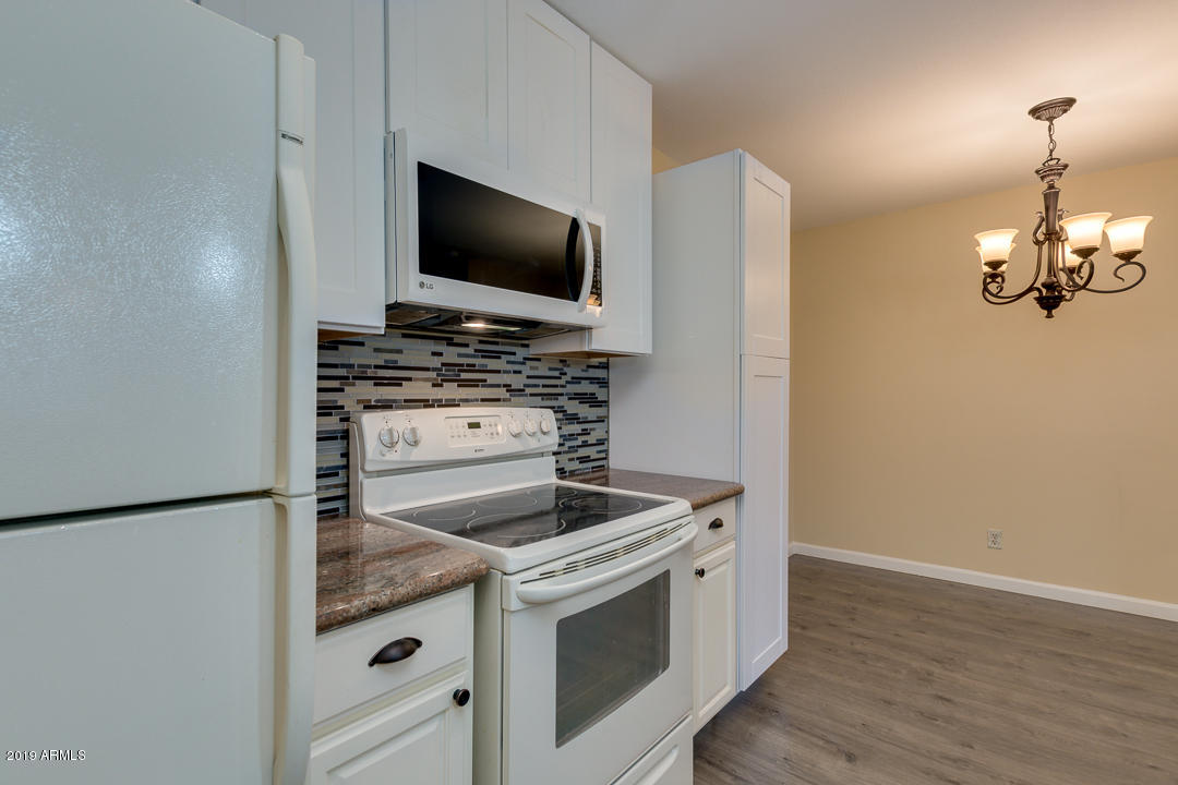 5525 East Thomas Road, Unit R13 Phoenix, AZ 85018 - Photo 9 of 25 13-Thomas