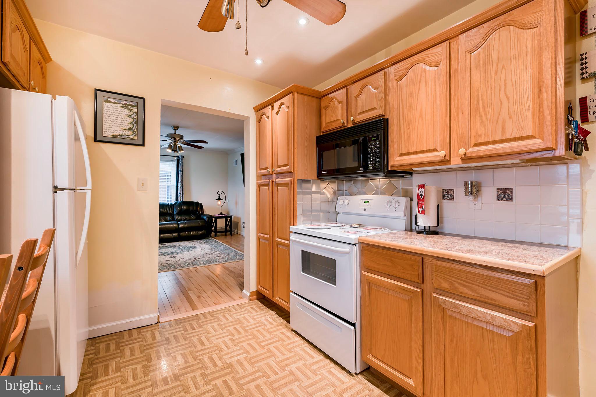 121 Old Mill Road Ephrata, PA 17522 - Photo 11 of 37 Kitchen