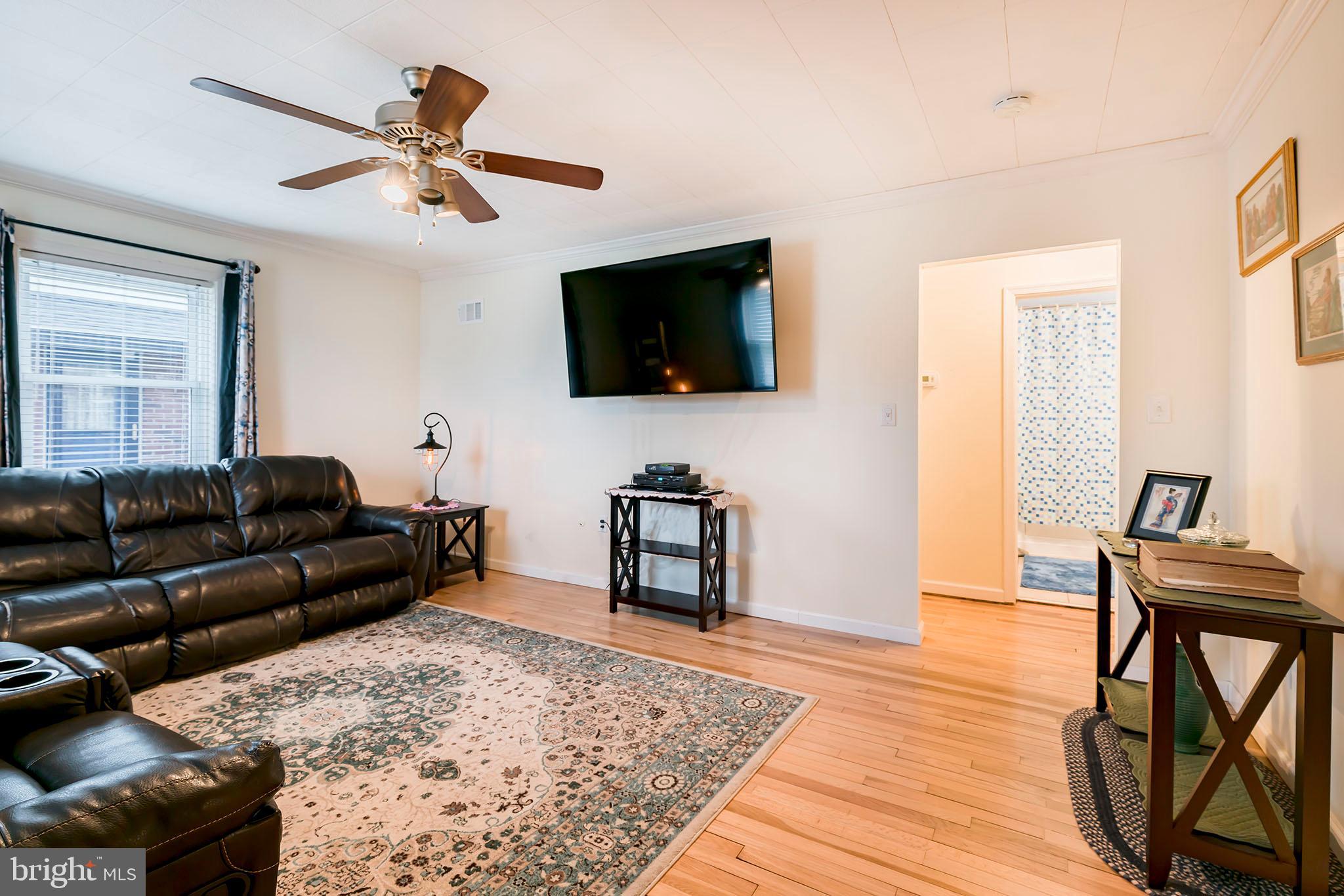 121 Old Mill Road Ephrata, PA 17522 - Photo 4 of 37 Living Room