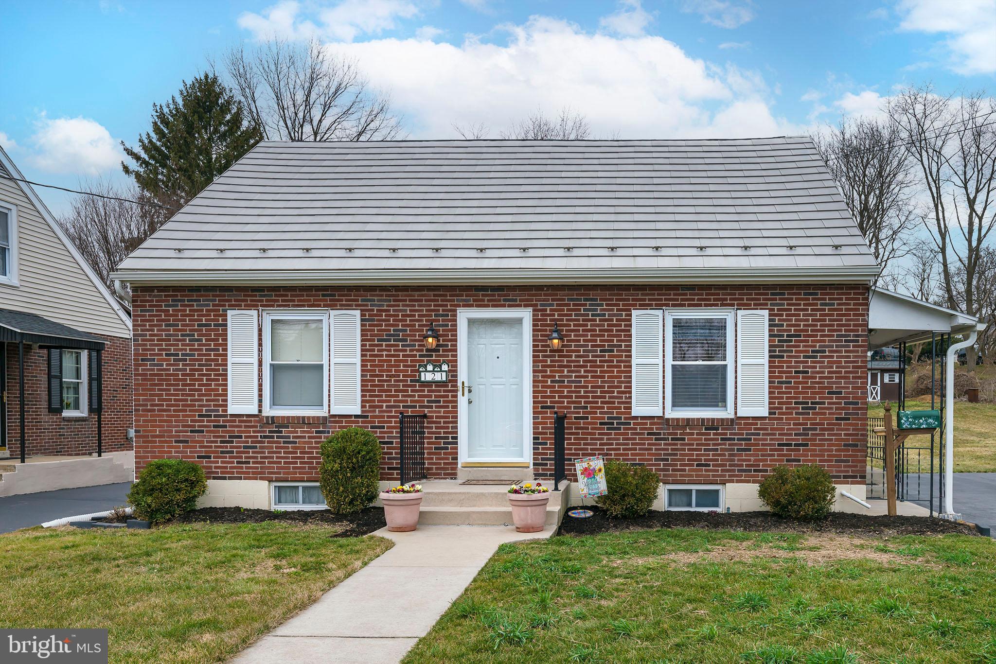 121 Old Mill Road Ephrata, PA 17522 - Photo 32 of 37 Front View