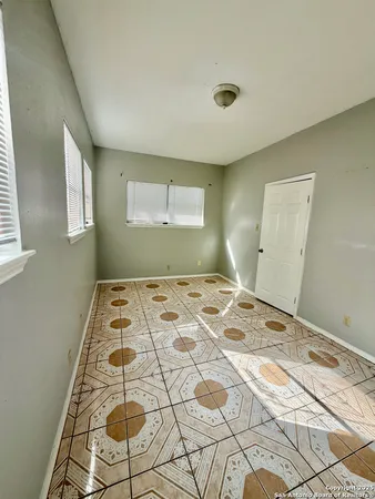 $875 | 644 Bailey Avenue, San Antonio, TX 78210