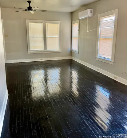 $875 | 644 Bailey Avenue, San Antonio, TX 78210