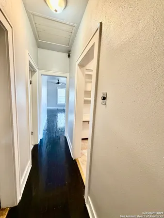 $875 | 644 Bailey Avenue, San Antonio, TX 78210