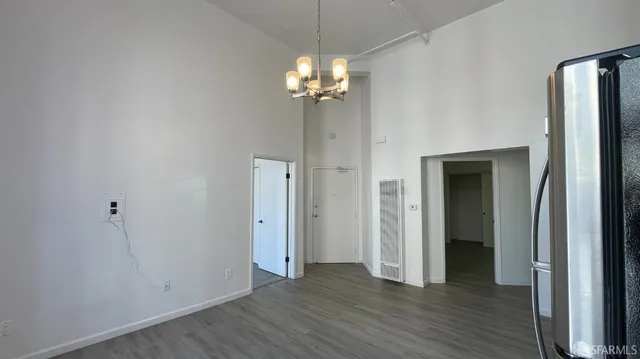 $2,100 | 375 12th Street, Unit 6, Oakland, CA 94607