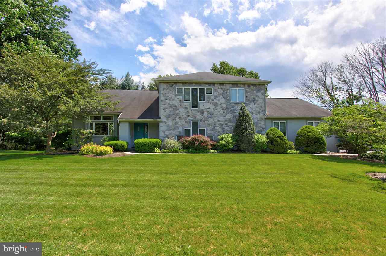 1427 Appletree Road Harrisburg, PA 17110 - Photo 1 of 25 Gallery Image 1