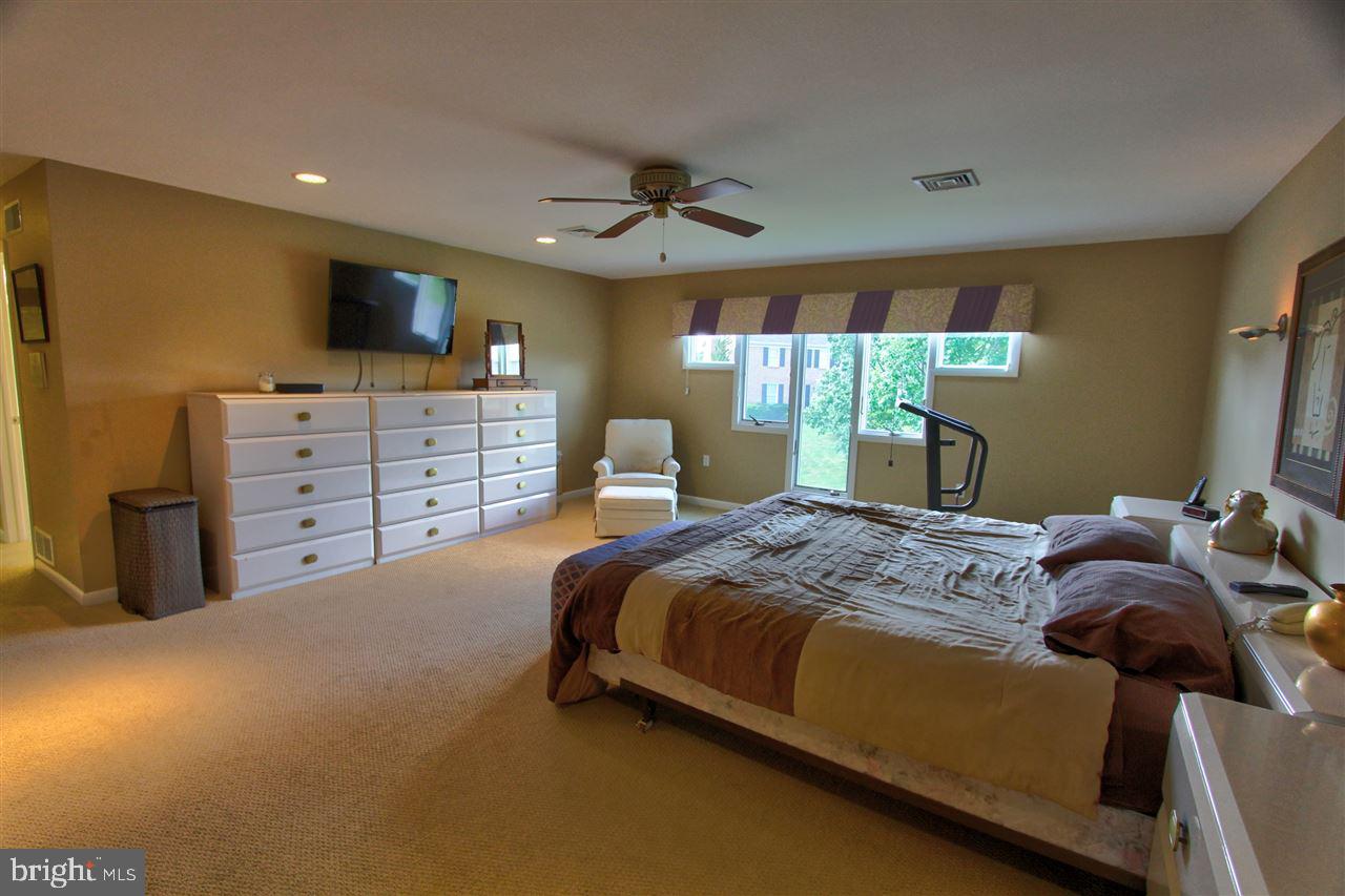 1427 Appletree Road Harrisburg, PA 17110 - Photo 16 of 25 Gallery Image 16