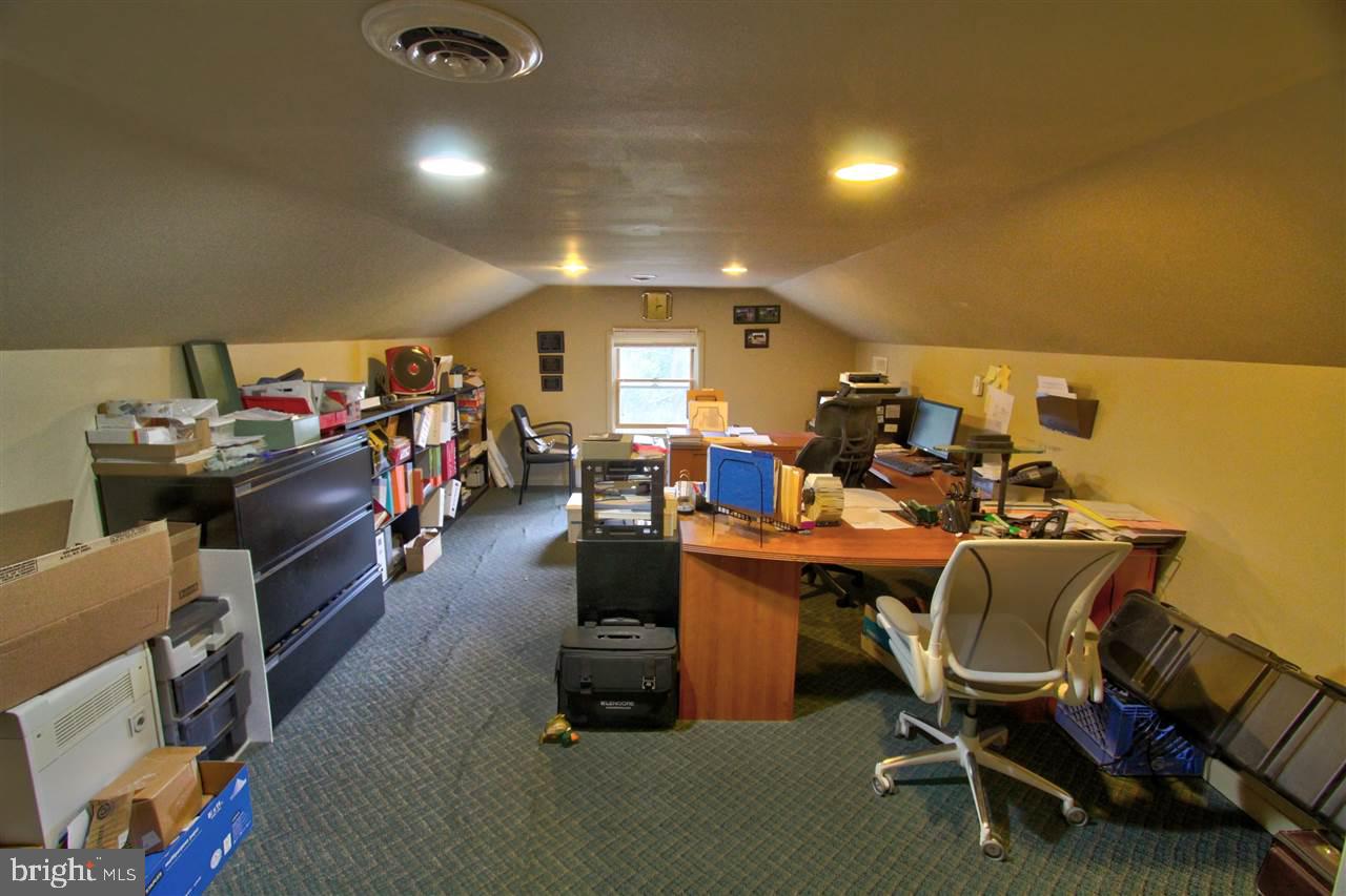 1427 Appletree Road Harrisburg, PA 17110 - Photo 20 of 25 Gallery Image 20