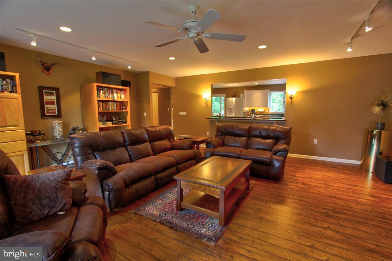 1427 Appletree Road Harrisburg, PA 17110 - Photo 5 of 25 Gallery Image 5