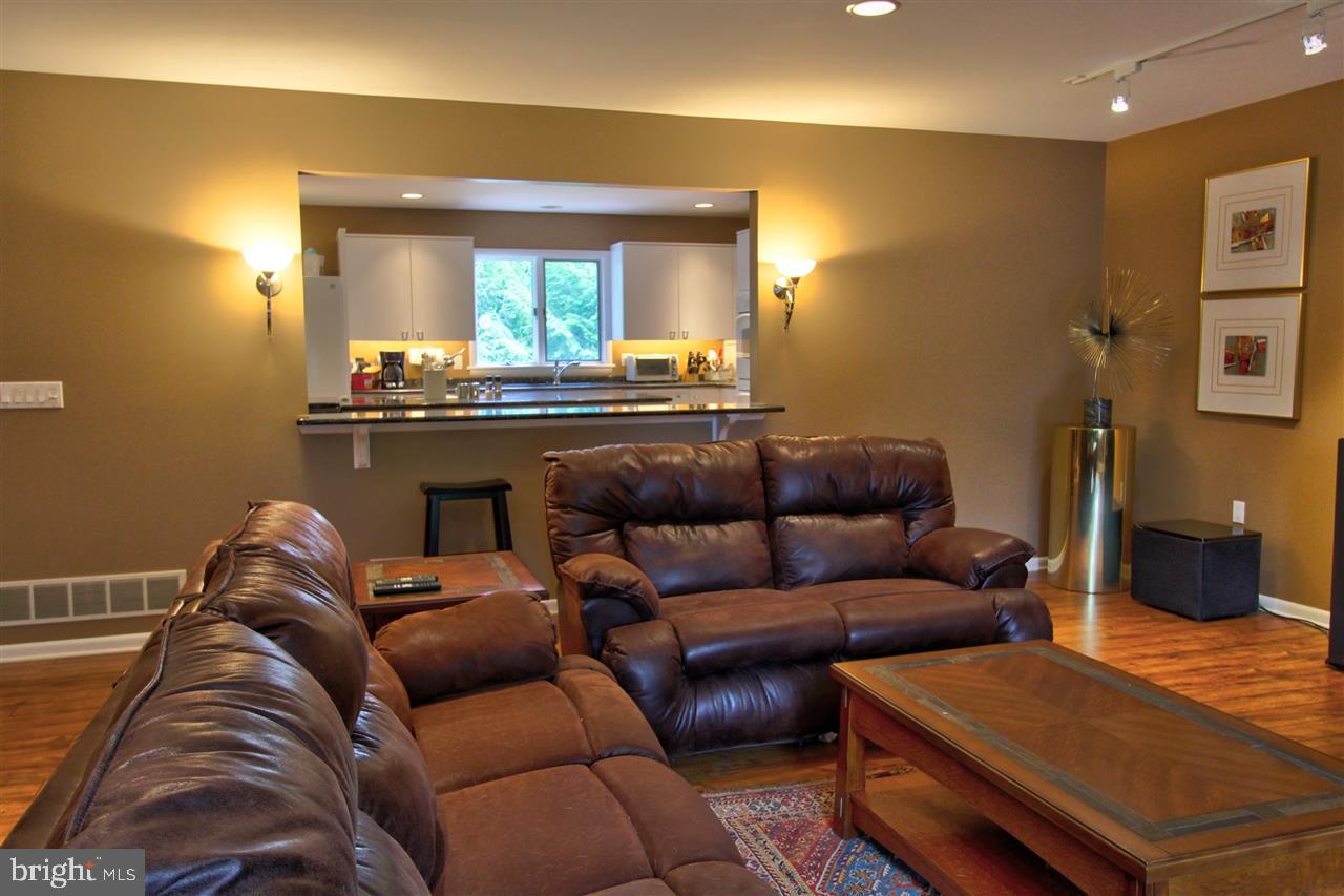1427 Appletree Road Harrisburg, PA 17110 - Photo 7 of 25 Gallery Image 7