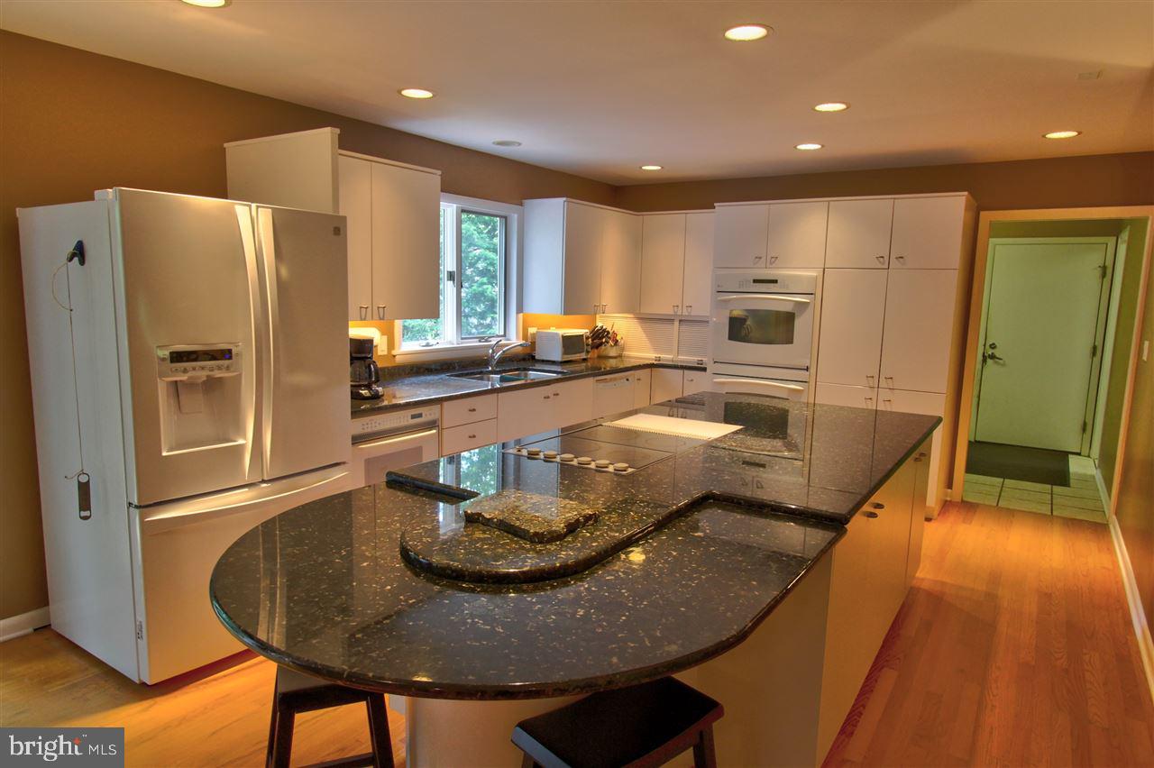 1427 Appletree Road Harrisburg, PA 17110 - Photo 8 of 25 Gallery Image 8