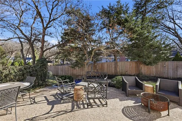 $899,900 | 1901 West 70th Street, Mission Hills, KS 66208