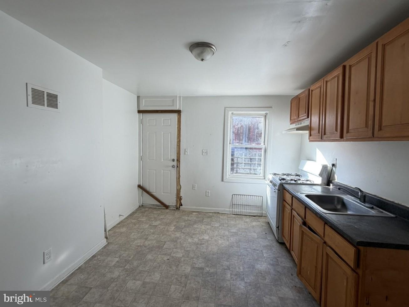 2434 Etting Street Baltimore, MD 21217 - Photo 7 of 51