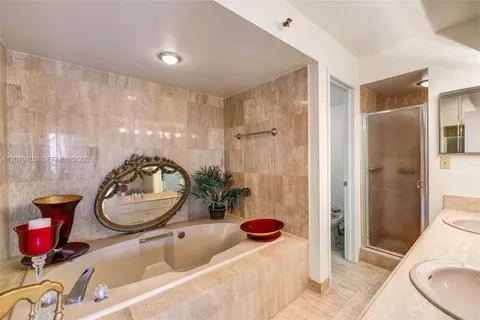 $1,750,000 | 2843 South Bayshore Drive, Unit 11F, Miami, FL 33133