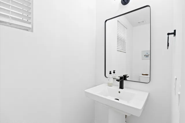 $2,345 | 5816 Highland Sky Lane, Houston, TX 77091