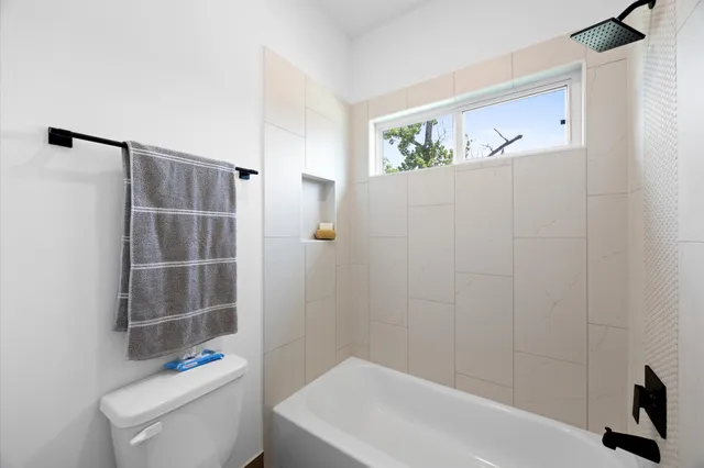 $2,345 | 5816 Highland Sky Lane, Houston, TX 77091