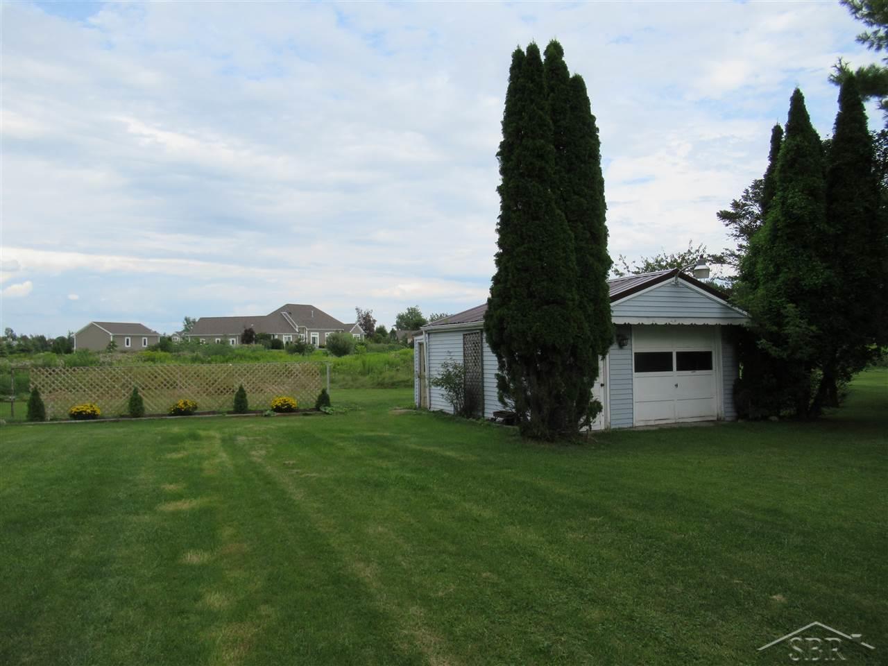 4318 Midland Road Saginaw, MI 48603 - Photo 18 of 20 Additional 20 x 24 Garage