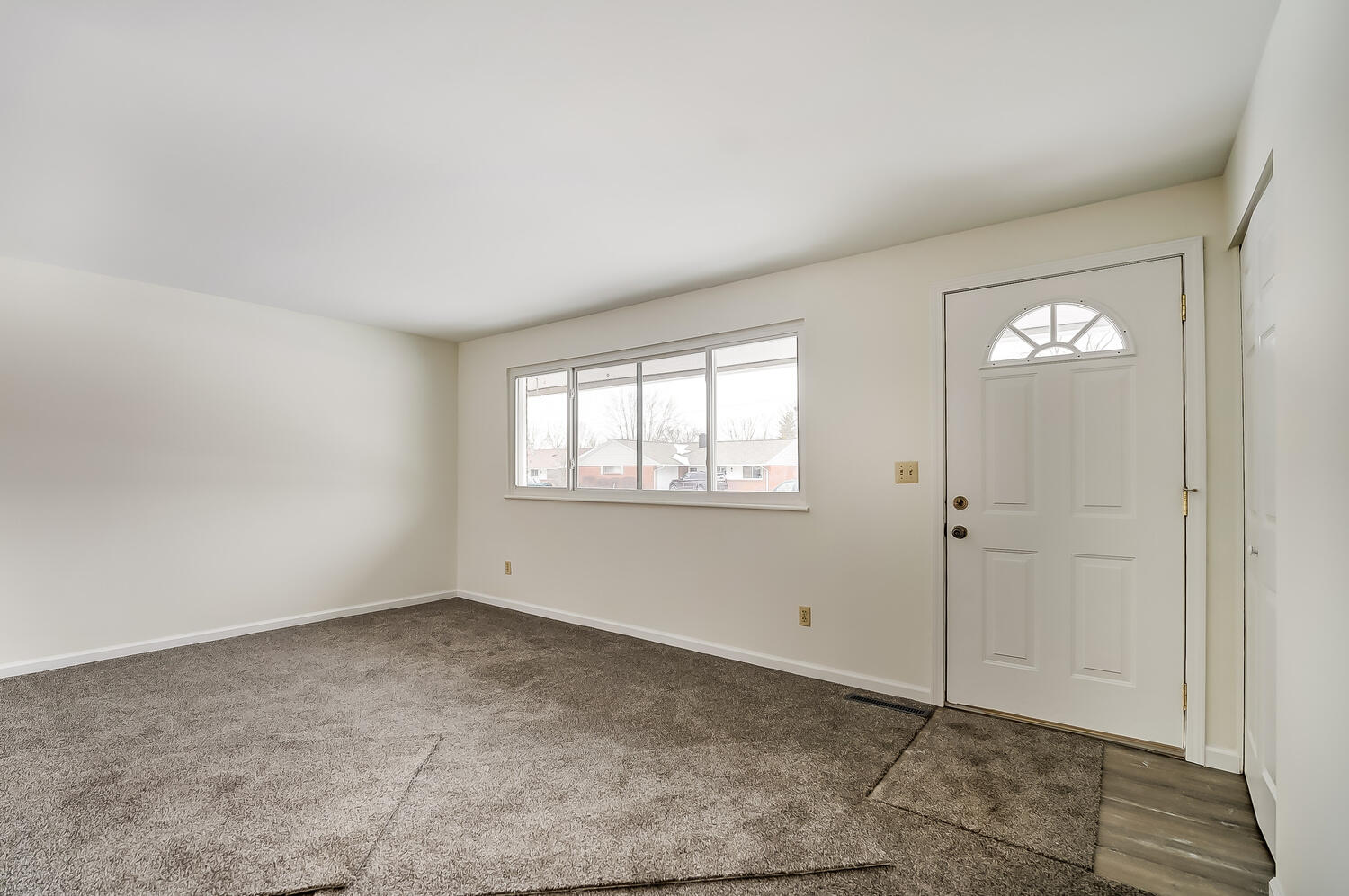 5744 Botkins Road Dayton, OH 45424 - Photo 5 of 31