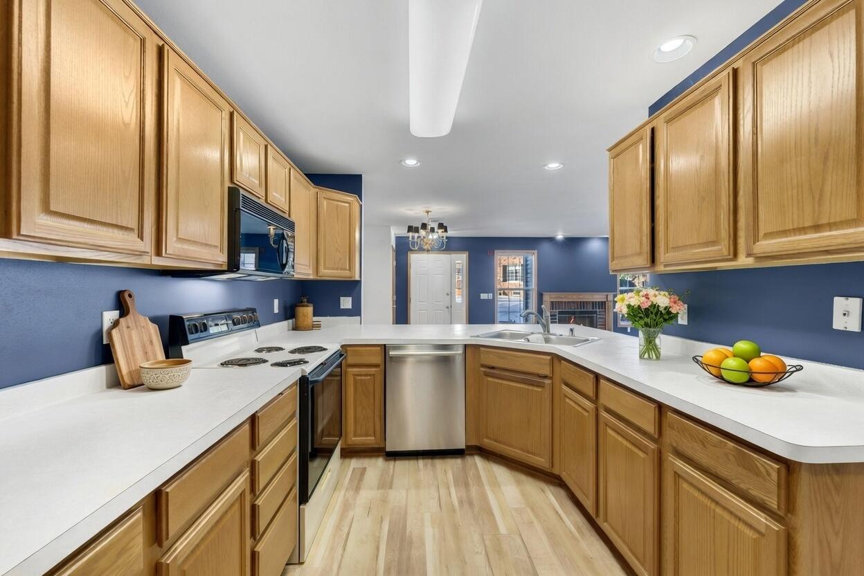 173 Heidel Road Thiensville, WI 53092 - Photo 12 of 34 Kitchen Overlooking Living/Dining