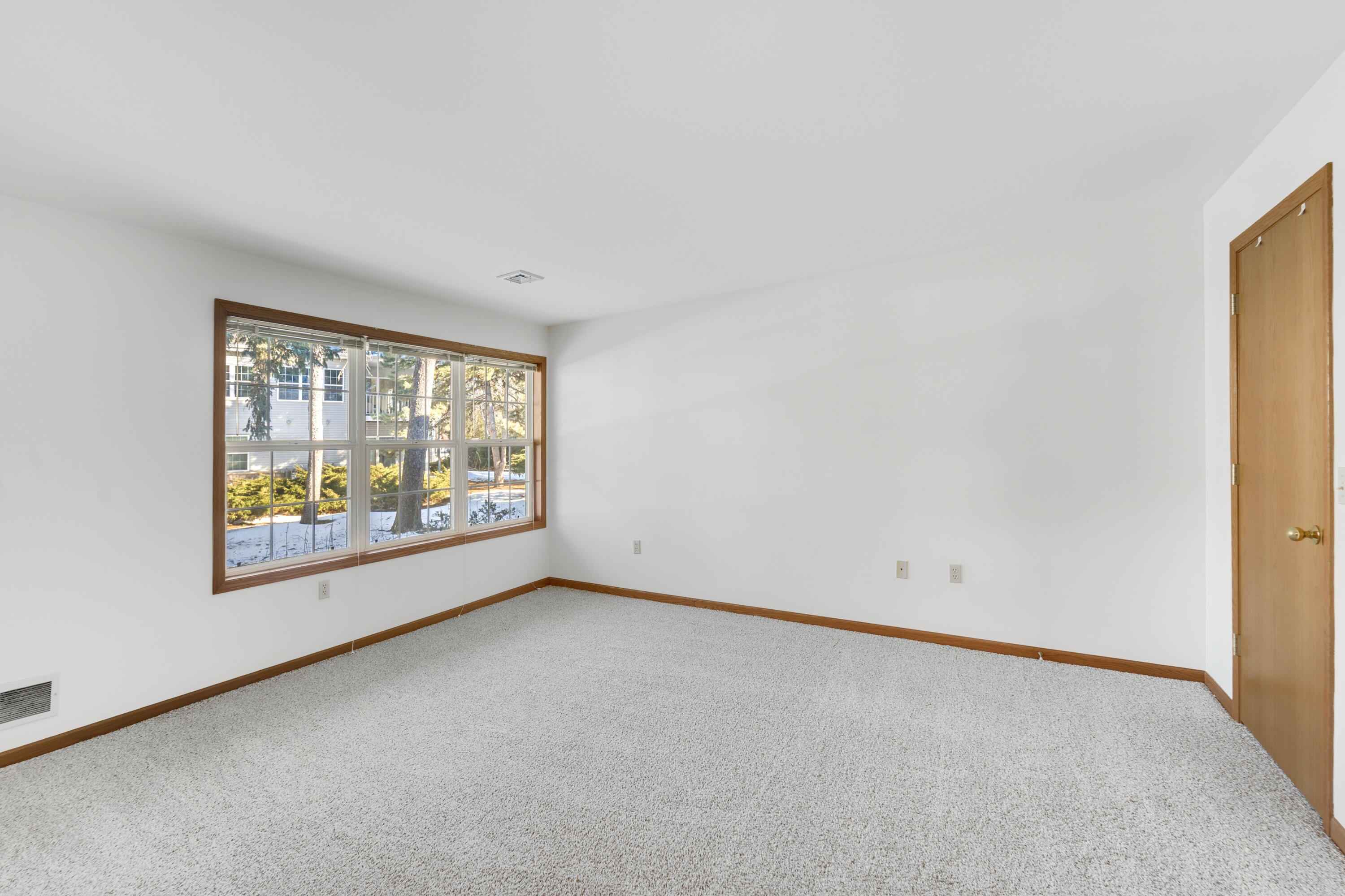 173 Heidel Road Thiensville, WI 53092 - Photo 18 of 34 Primary Bedroom